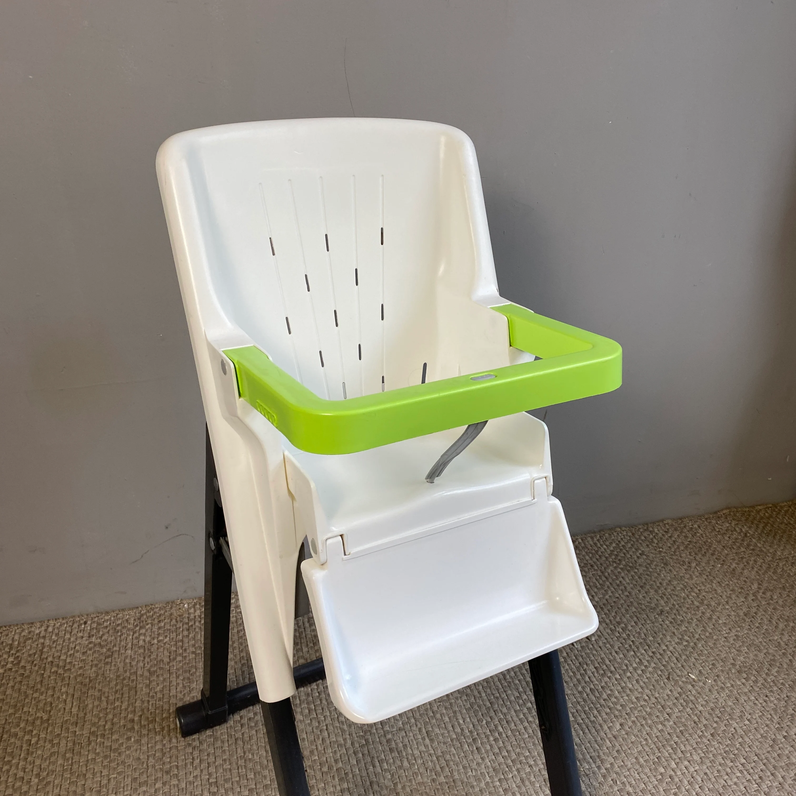 cam Hochstuhl gebraucht grün weiß Kunststoff Kinderstuhl - Image 3